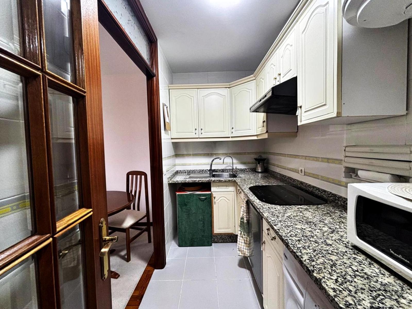 Holibai, Amodino, Agradable Y Hogareno Apto Con Parking, Baiona Exterior foto